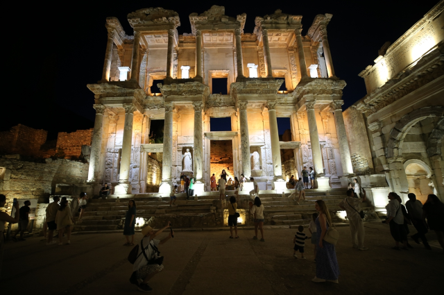 Ephesus Ancient City Opened to Visitors with Night Museum Application