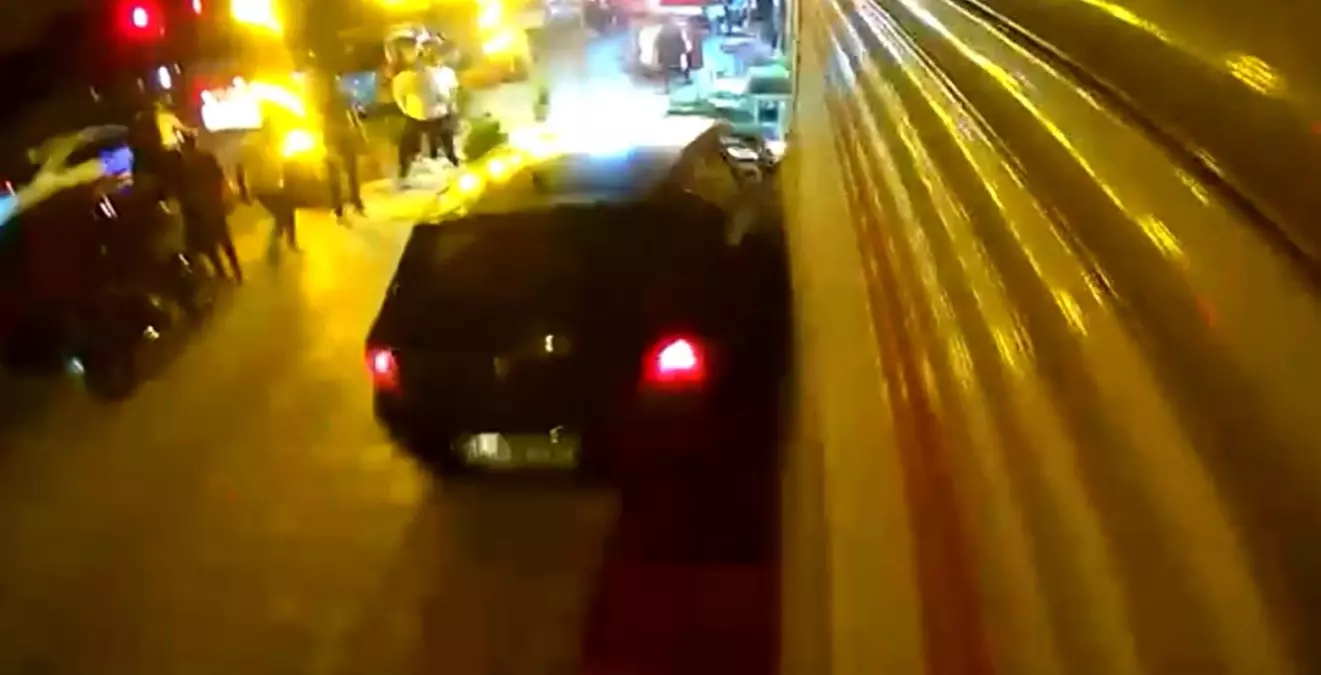 Kahramanmaraş'ta Freni Boşalan Otomobil İş Yerine Çarptı