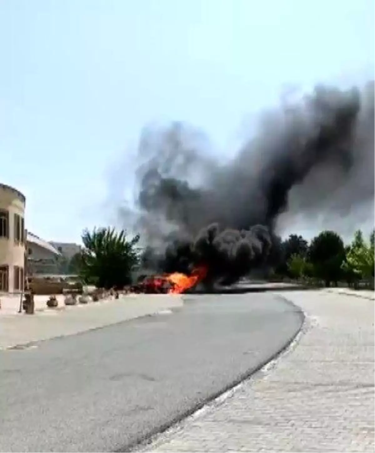 Kahramanmaraş'ta Park Halindeki Tofaş Otomobil Yangında Kullanılamaz Hale Geldi