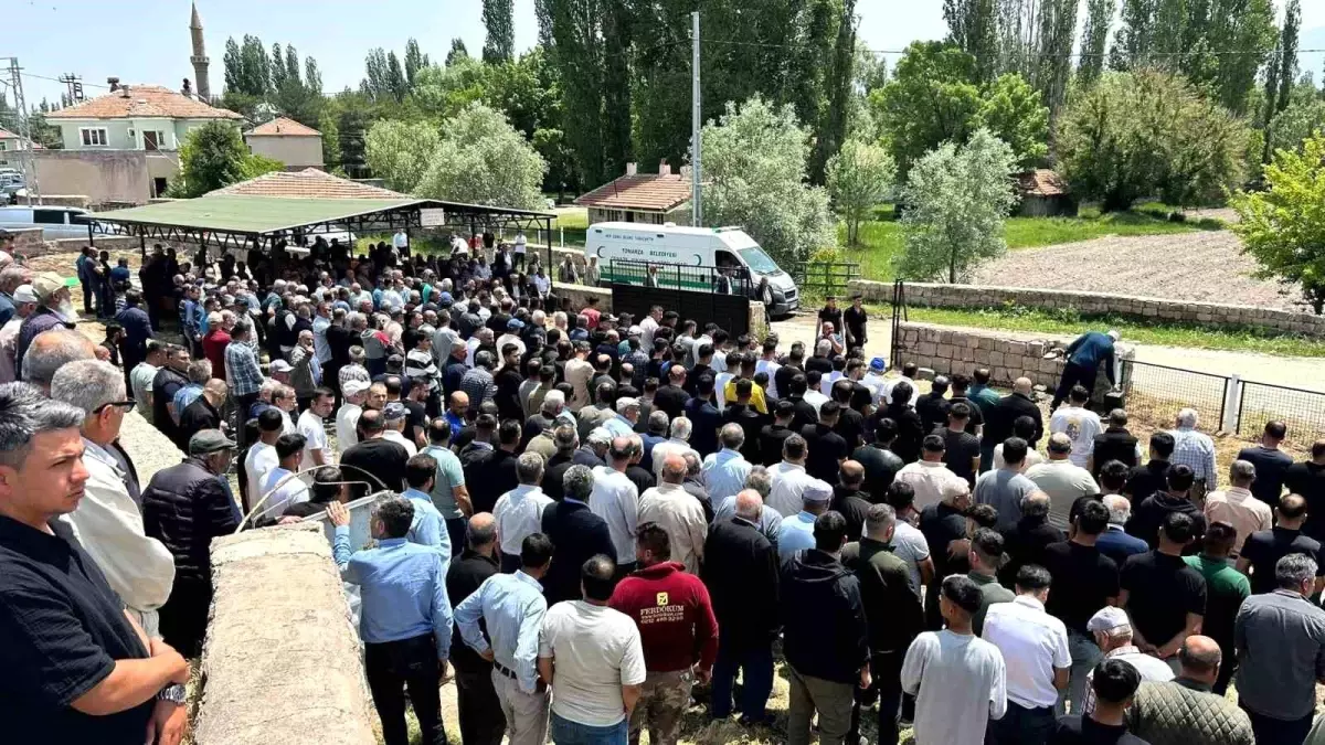 Kene Isırması Sonucu Hayatını Kaybeden Adam Toprağa Verildi