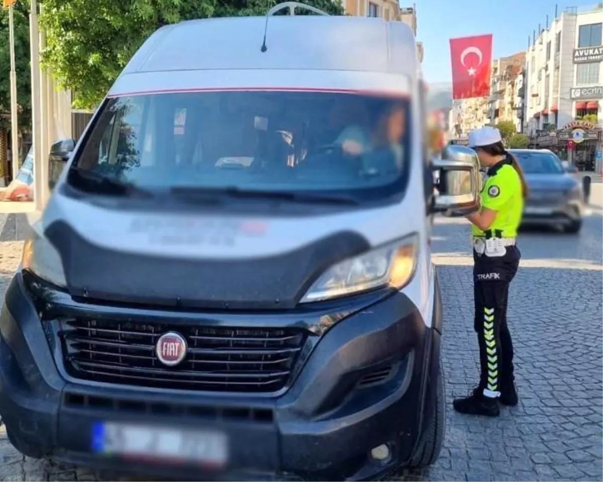 Manisa'da Okul Servislerine Denetim: 9 Araç ve Sürücüsüne 12 Bin TL Cezai İşlem