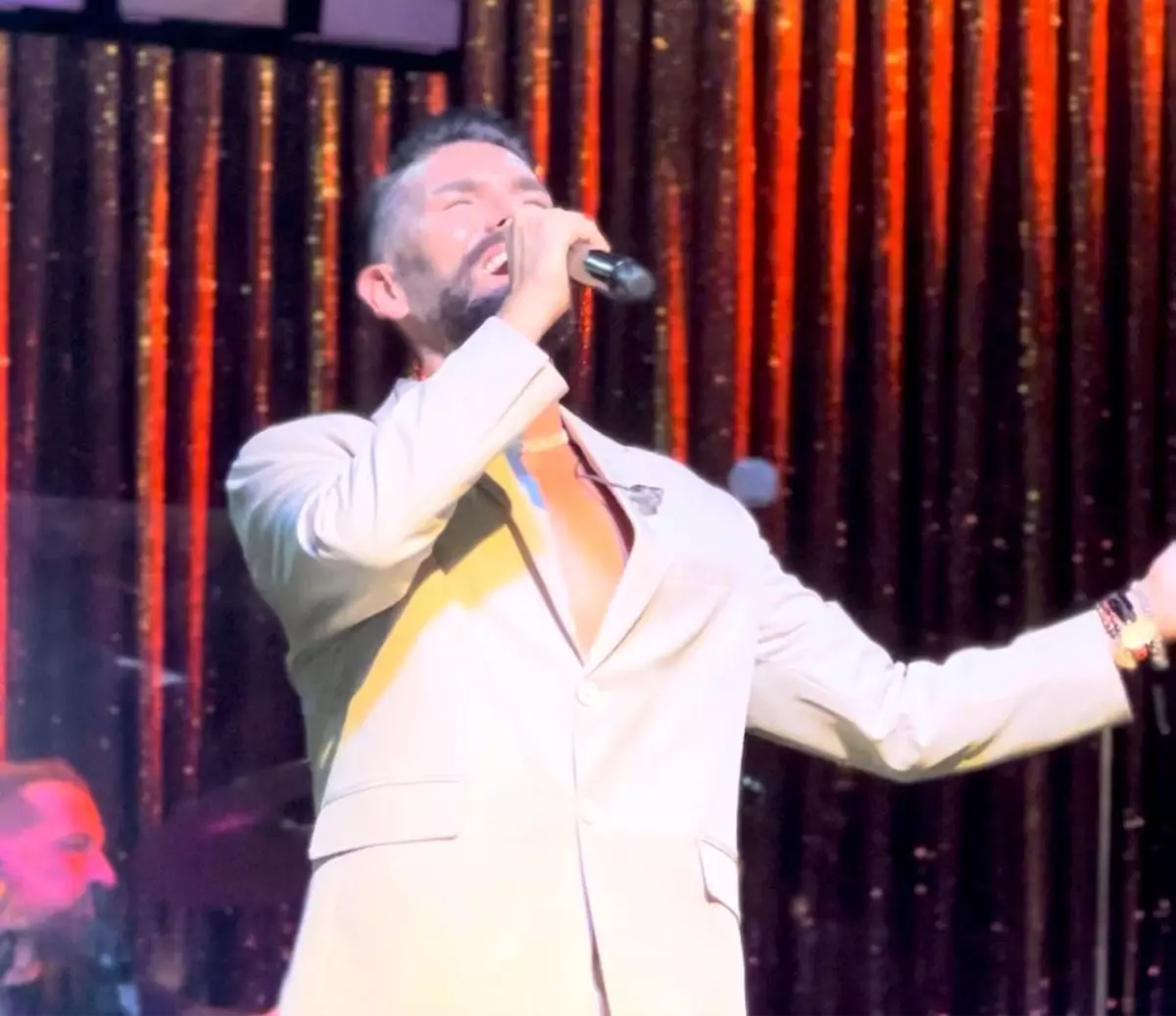 Mehmet Çevik'ten Unutulmaz Performans ve Bayram Müjdesi