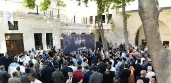 Şanlıurfa'da bayram coşkusu: Bayramlaşma törenine çok sayıda kişi katıldı