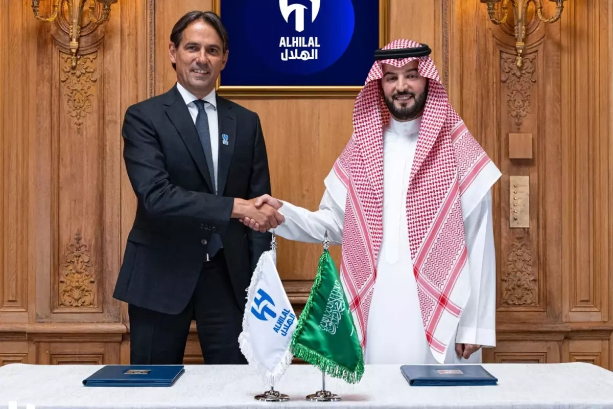 Simone Inzaghi Al-Hilal'den resmen çuvalla para kazanacak