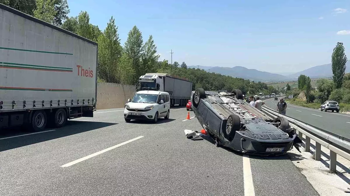Kastamonu'da Tır ile Otomobil Çarpıştı: 5 Yaralı