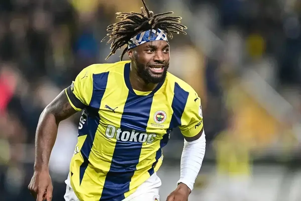 Yılın transfer bombası! Fenerbahçe'den ayrıldı ezeli rakibe imzayı atıyor