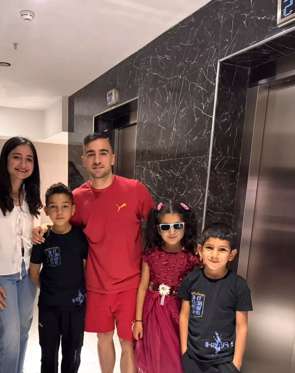 Yunus Akgün, Kırıkhan'daki Öğrencilere Forma Gönderdi