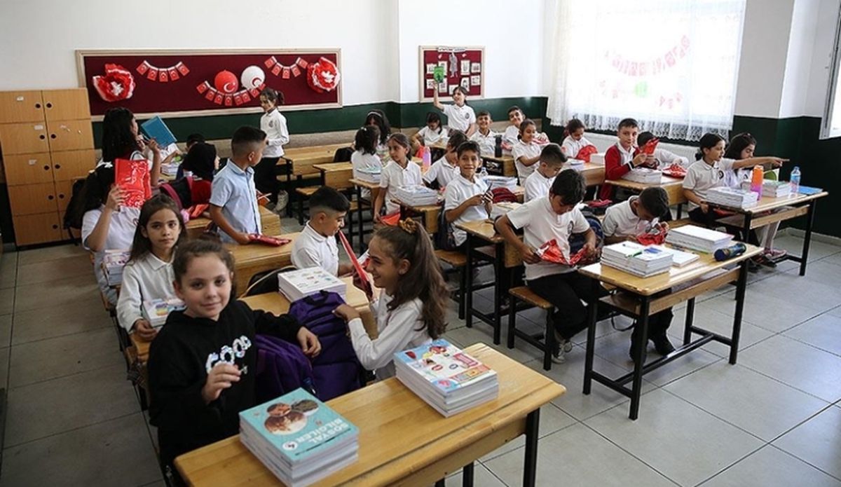 9 Haziran Pazartesi okullar tatil mi?