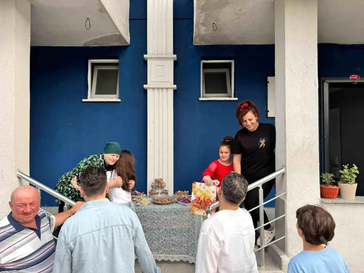 Rize'de Atalar Geleneğiyle Bayramlaşma Dikkat Çekti