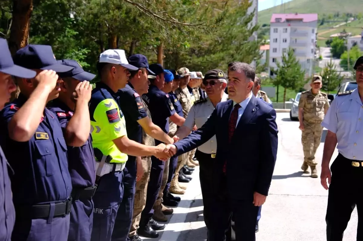 Bayburt Valisi Eldivan, Güvenlik Güçlerinin Bayramını Kutladı