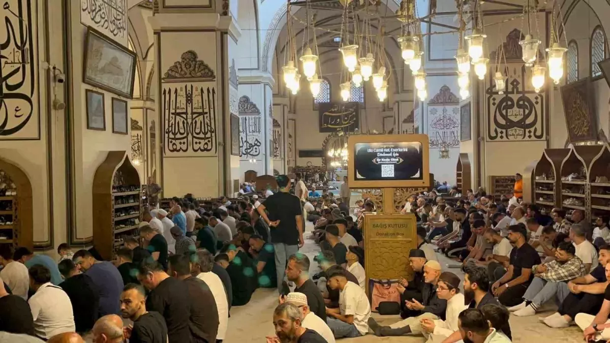 Bursa'da Kurban Bayramı'nda Ulu Cami'ye Akın