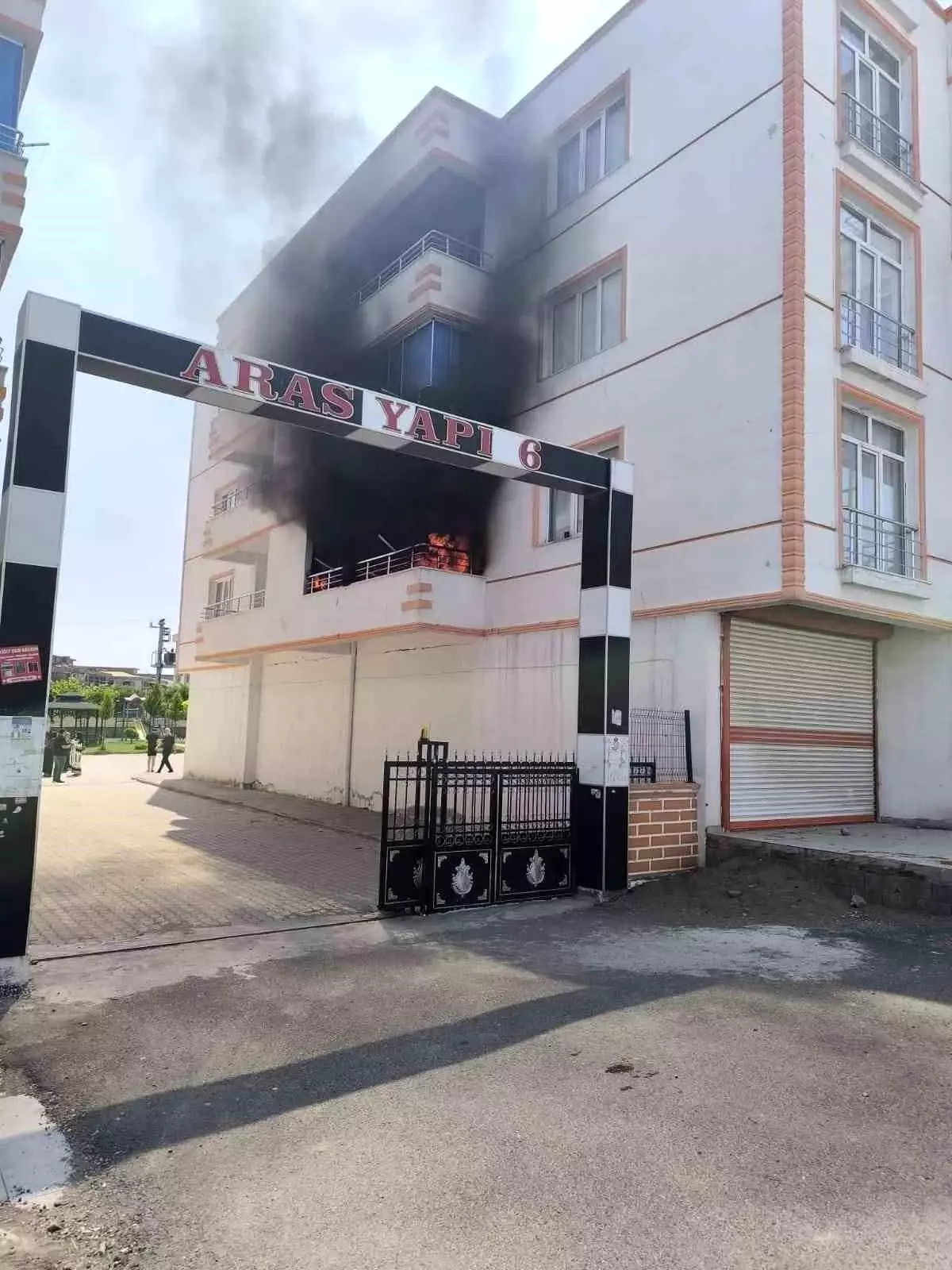 Diyarbakır'da Eve Sıcaklık Aşırı Artışla Yangın Çıktı