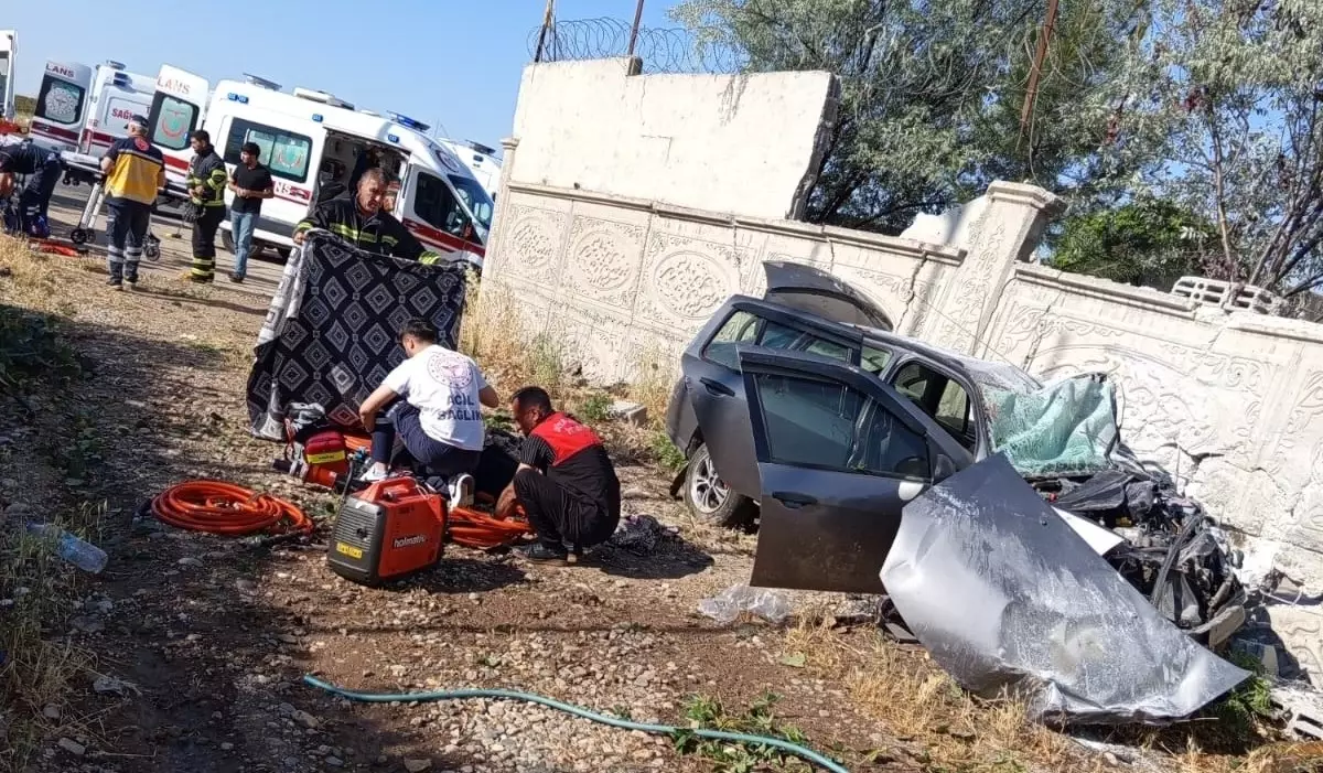 Diyarbakır'da Otomobil Kazası: 1 Ölü, 6 Yaralı