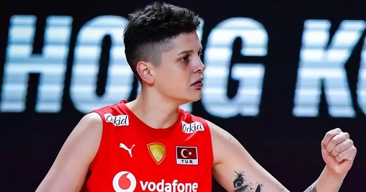 Ebrar Karakurt neden yok? Filenin Sultanları Ebrar Karakurt kadroda mı?