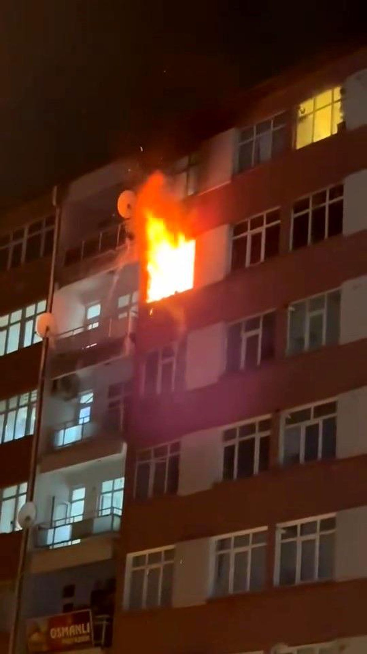 Elazığ'da 6. Kat Yangını Paniğe Neden Oldu