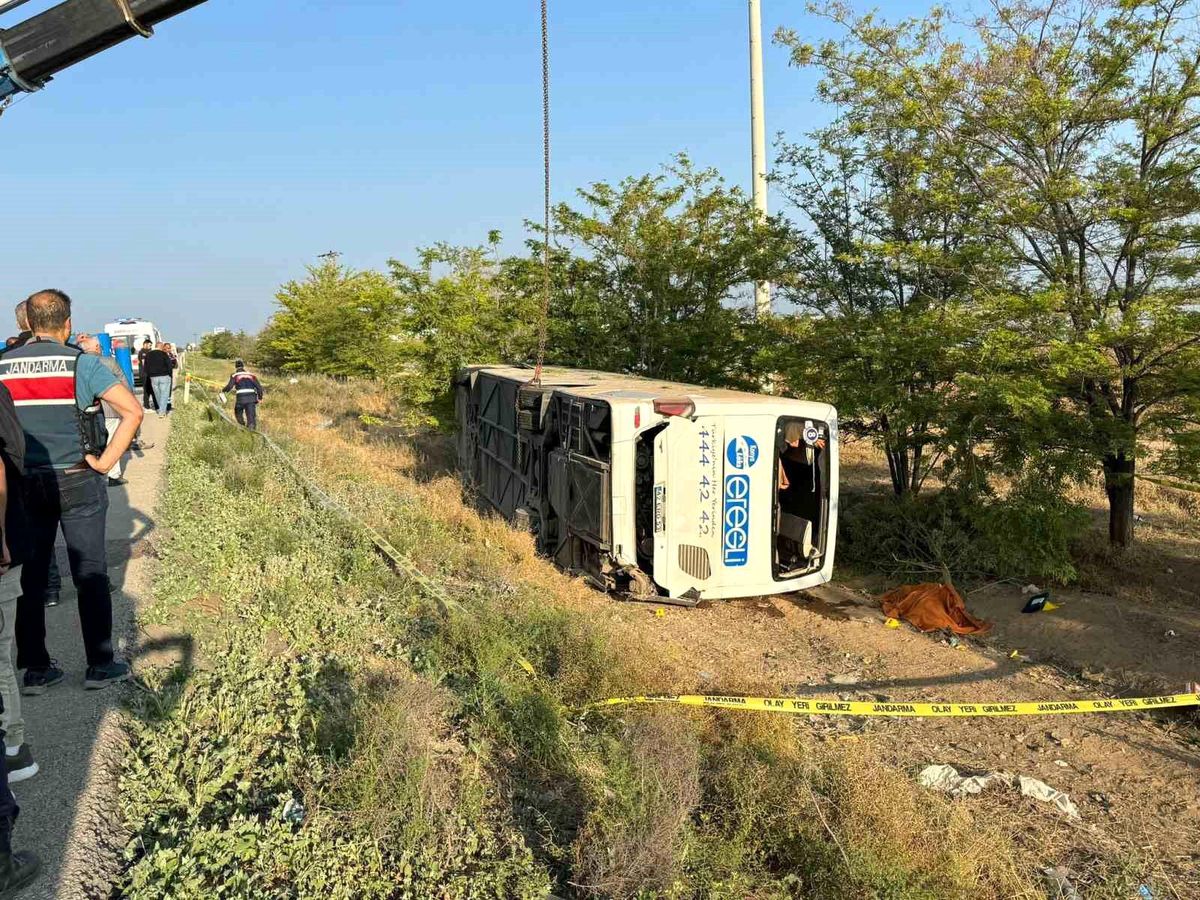 Konya'da Yolcu Otobüsü Şarampole Devirildi: 1 Ölü, 23 Yaralı