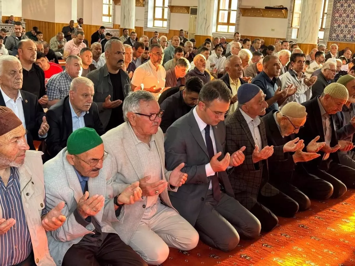 Kulu'da Bayram Namazı Camileri Doldurdu