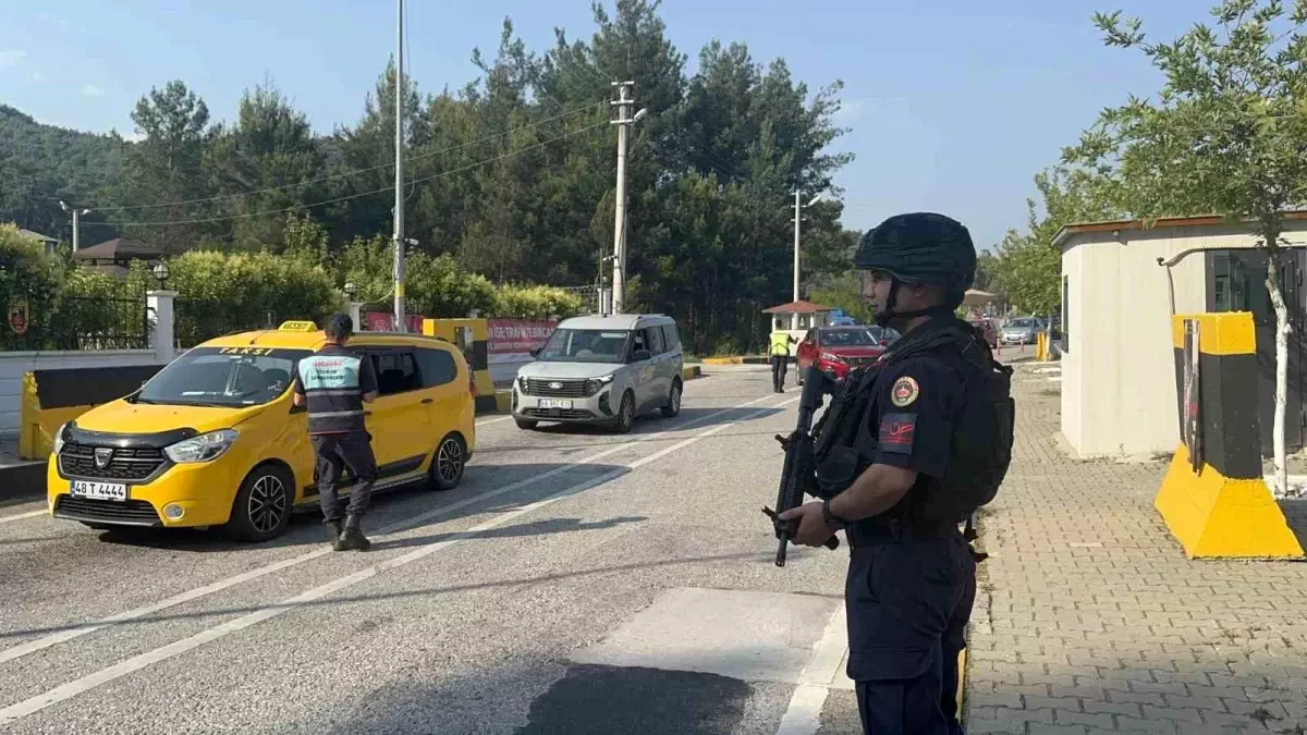 Kurban Bayramı Tatilinde Marmaris ve Datça'ya 25 Bin Araç Girişi