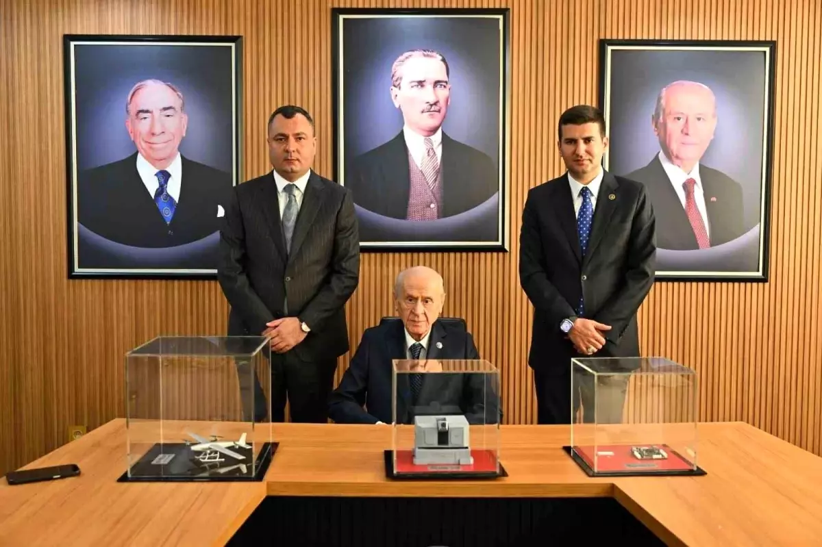 Devlet Bahçeli'den Ülkü Ocakları'na Bayram Ziyareti
