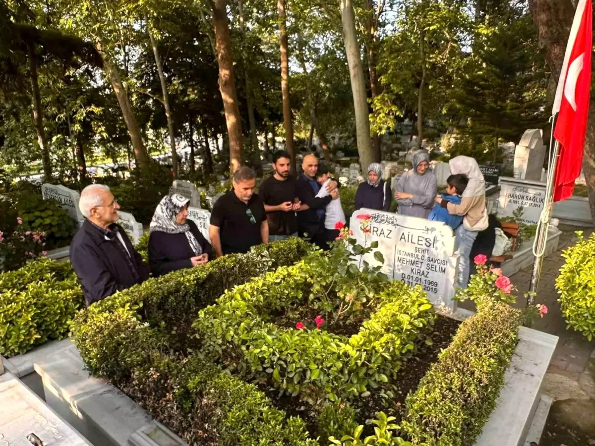 Şehit Savcı Mehmet Selim Kiraz'ın kabrini ziyaret eden baba Hakkı Kiraz: 'Buraya her geldiğimizde biz 31 Mart'tayız'