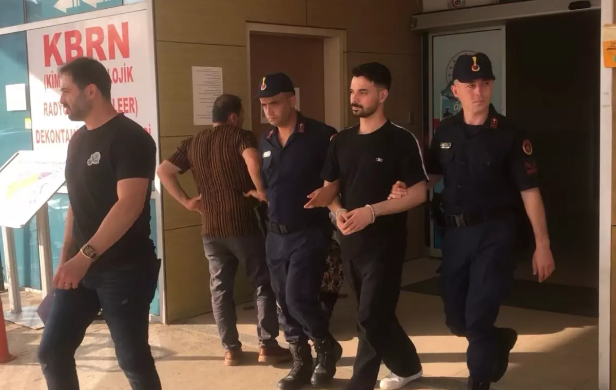 Kamu Görevlisi Süsüyle 1 Milyon TL Dolandırdı