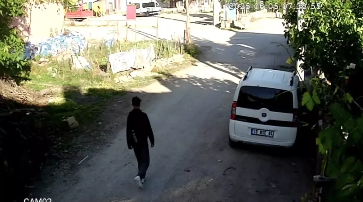 Bursa'da Kayıp 14 Yaşındaki Burak Koçak İçin Arama Çalışmaları Devam Ediyor