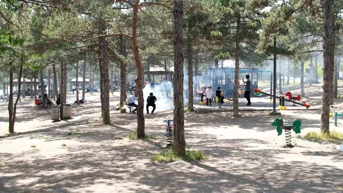 Ankaralılar Kurban Bayramı'nda Mavi Göl'de Eğlendi