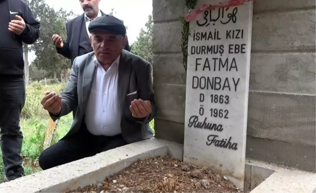 Köy Halkı, 'Durmuş Ebe' Fatma Donbay'ın Mezarı'nı Bayramlarda Ziyaret Ediyor