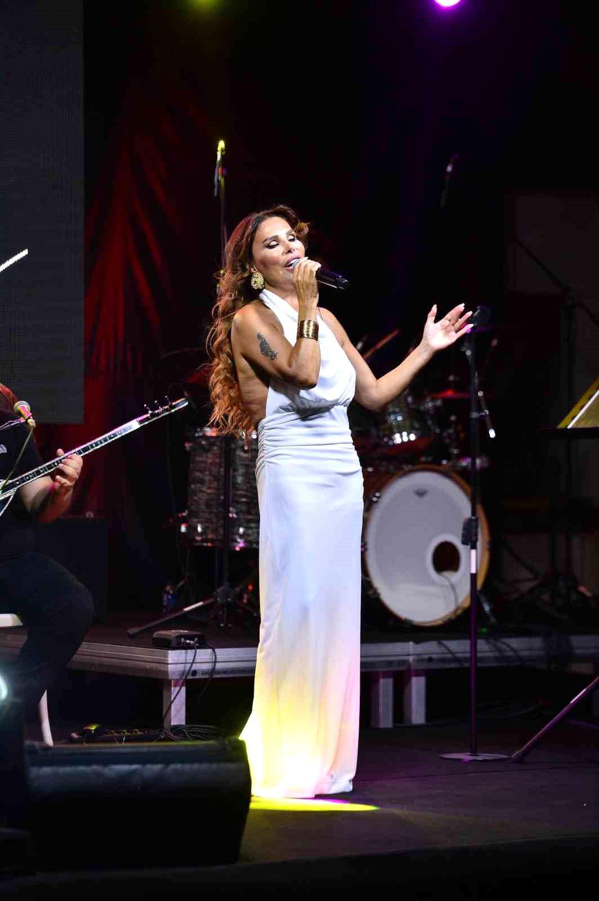 Hande Dönmez Azka Otel'de Unutulmaz Bir Performans Sergiledi