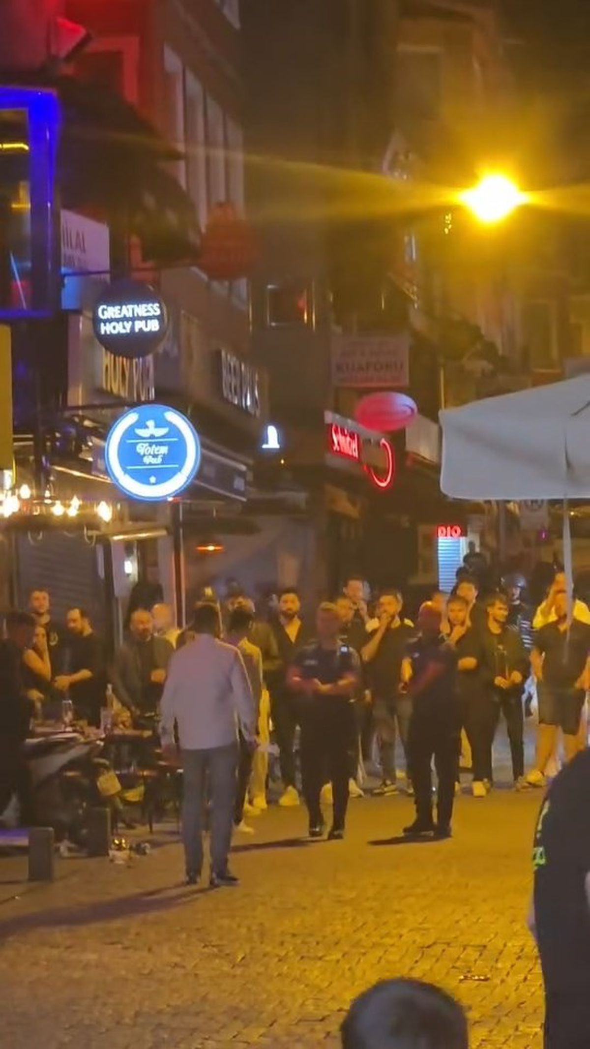 Beşiktaş'ta Döner Bıçağıyla Kendine Zarar Veren Şüpheli Gözaltına Alındı