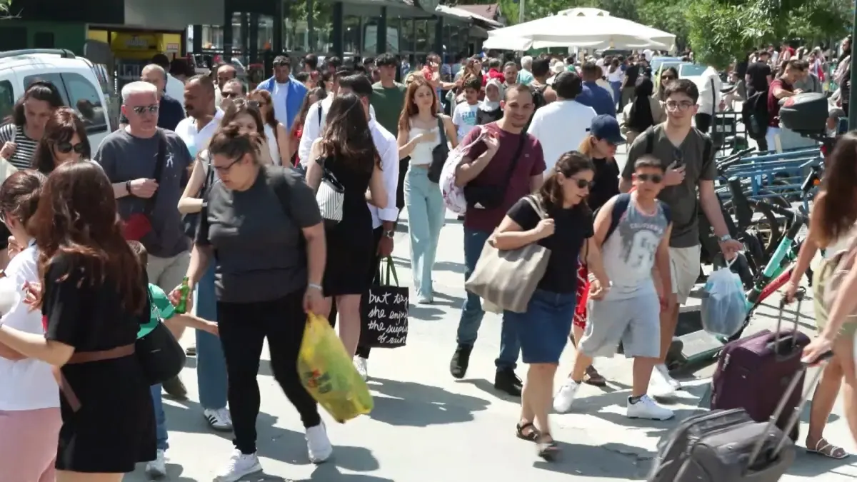 Kurban Bayramı'nda Adalar'a Gitmek İçin Uzun Kuyruklar