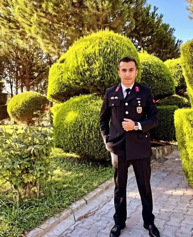 The accident in the wedding convoy took the lives of the specialist sergeant and his wife