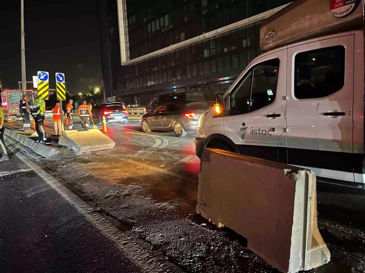 İstanbul E-5 Karayolu'nda Trafik Kazası: 2 Kadın Yaralı