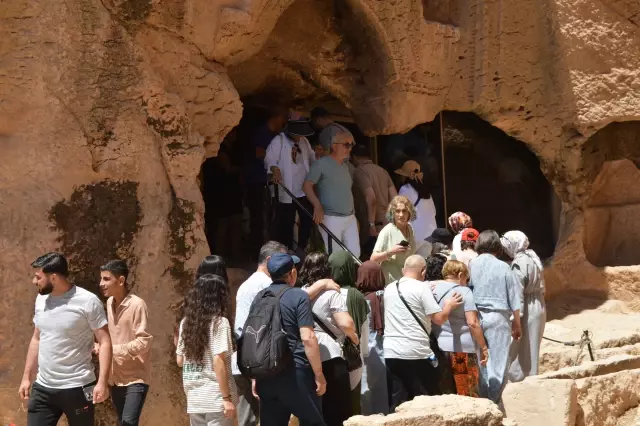 Tourist influx in Mardin during Eid al-Adha! Those who can't find a place are staying in neighboring cities