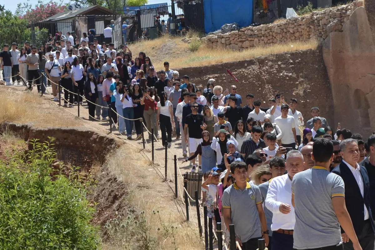 Mardin'e Kurban Bayramı'nda turist akını! Yer bulamayanlar komşu kentlerde kalıyor