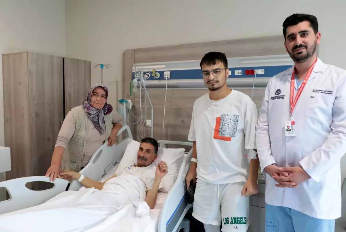 Oğuldan Babaya Hayat: Zeki Aydos Karaciğer Nakliyle Hayata Tutundu