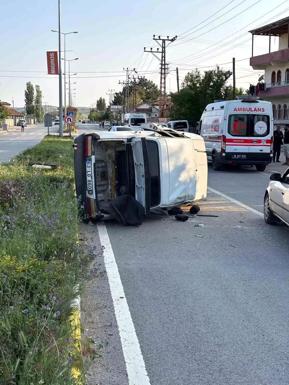 Kayseri'de Otomobil Devrildi: 3 Yaralı