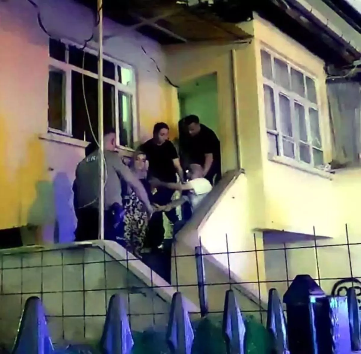Tartıştığı kişilere bıçak çekmişti, sınır dışı edildi