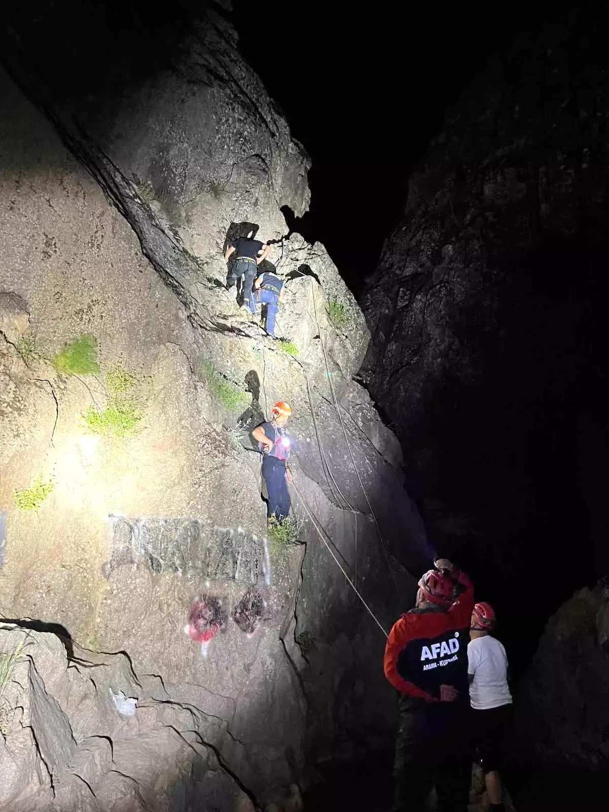 Tunceli'de Mahsur Kalan Genç Zorlu Operasyonla Kurtarıldı
