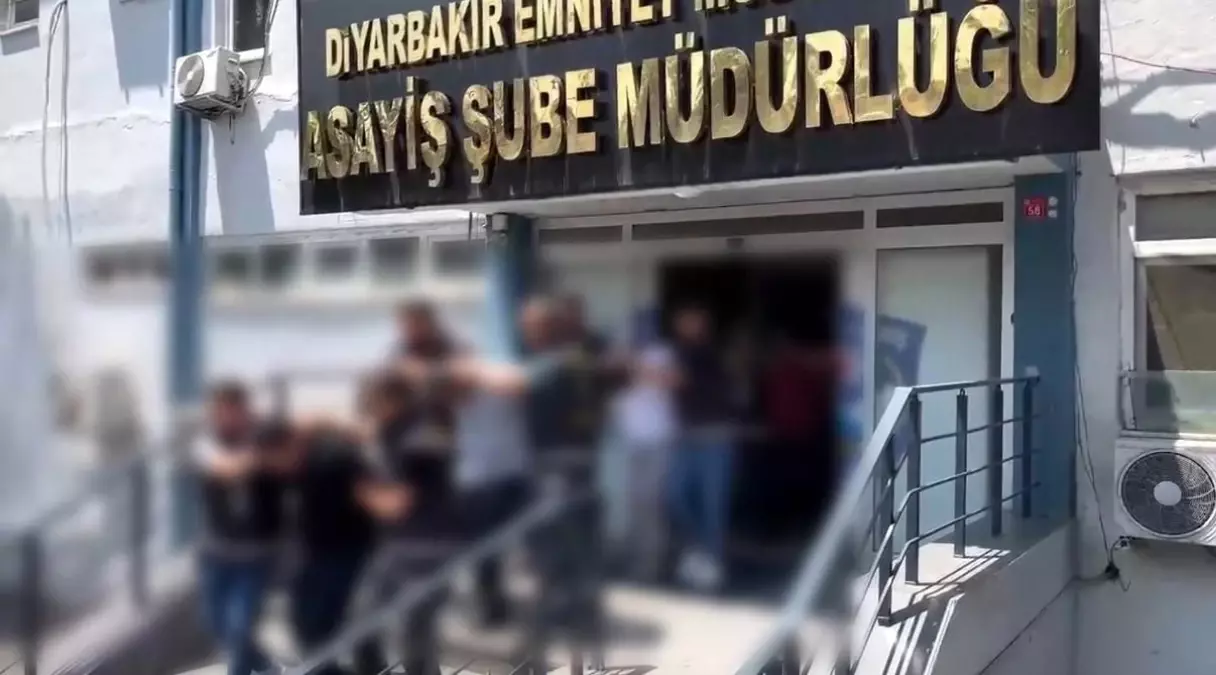 Diyarbakır'daki Bina Yangını Soruşturmasında 5 Kişi Adliyeye Sevk Edildi