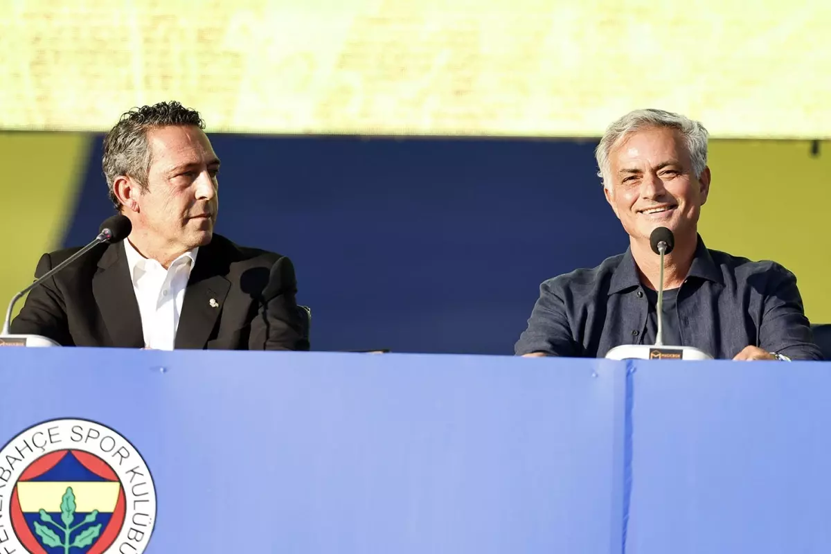 Ali Koç ve Jose Mourinho arasında kritik görüşme! Mourinho'nun kaderi belli oluyor