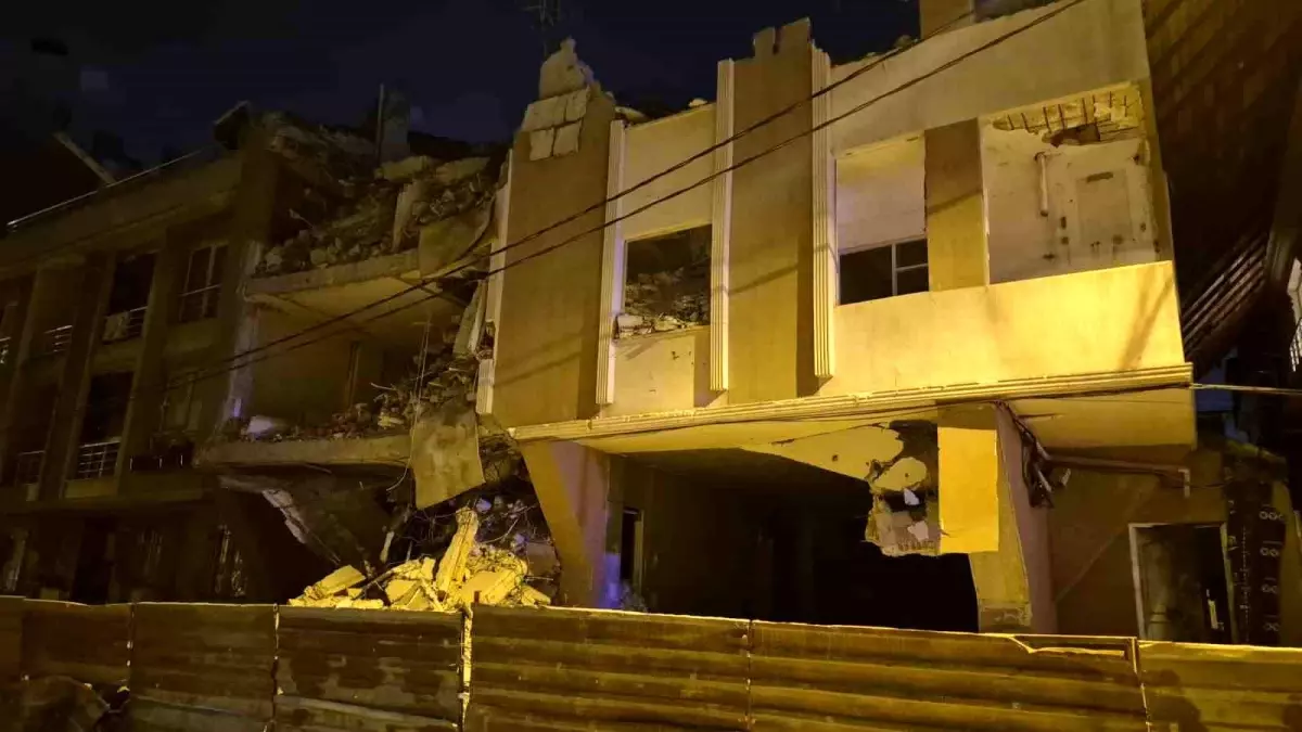 Avcılar'da Kentsel Dönüşüm Sürecinde Binada Kısmi Çökme Meydana Geldi