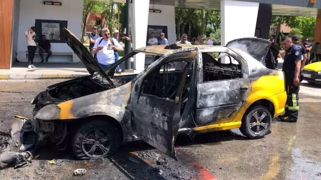 The commercial taxi turned into a fireball with the ignition of the lighter