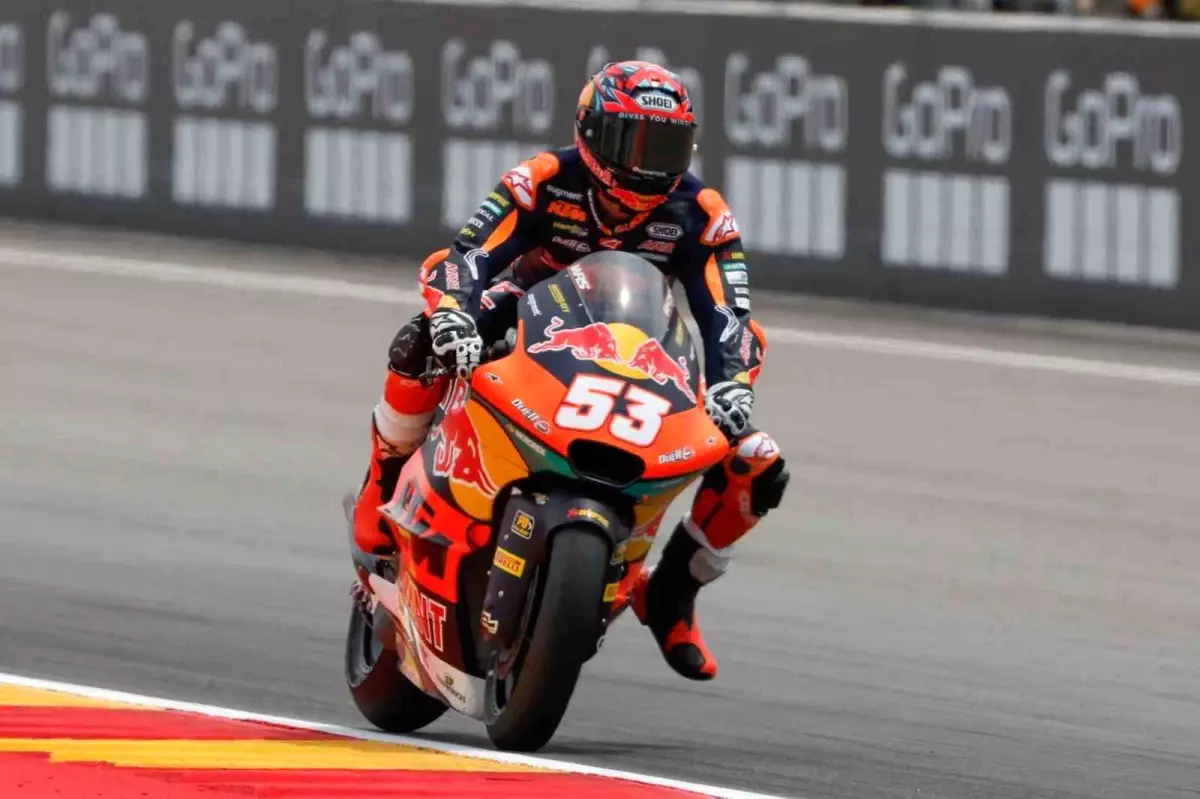 Deniz Öncü, Moto2'de Tarih Yazdı!
