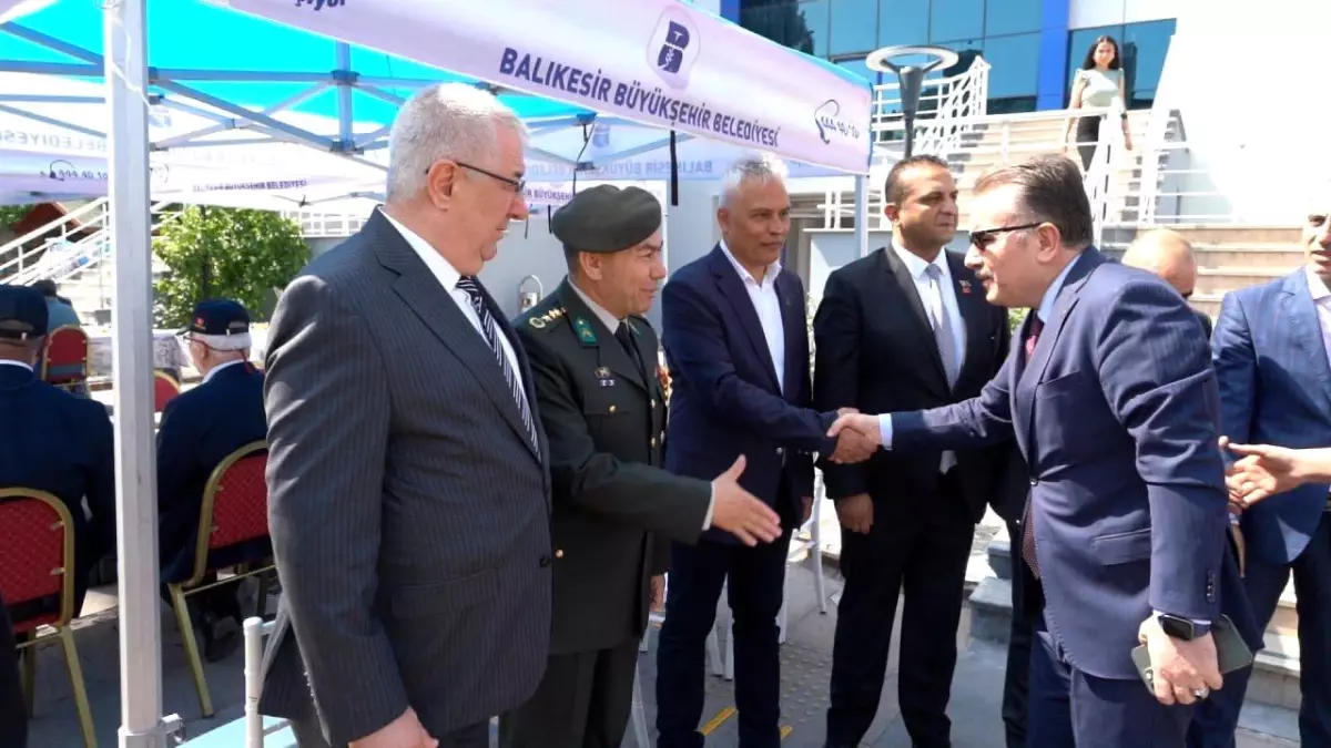 Edremit'te Kurban Bayramı Bayramlaşma Töreni Gerçekleştirildi