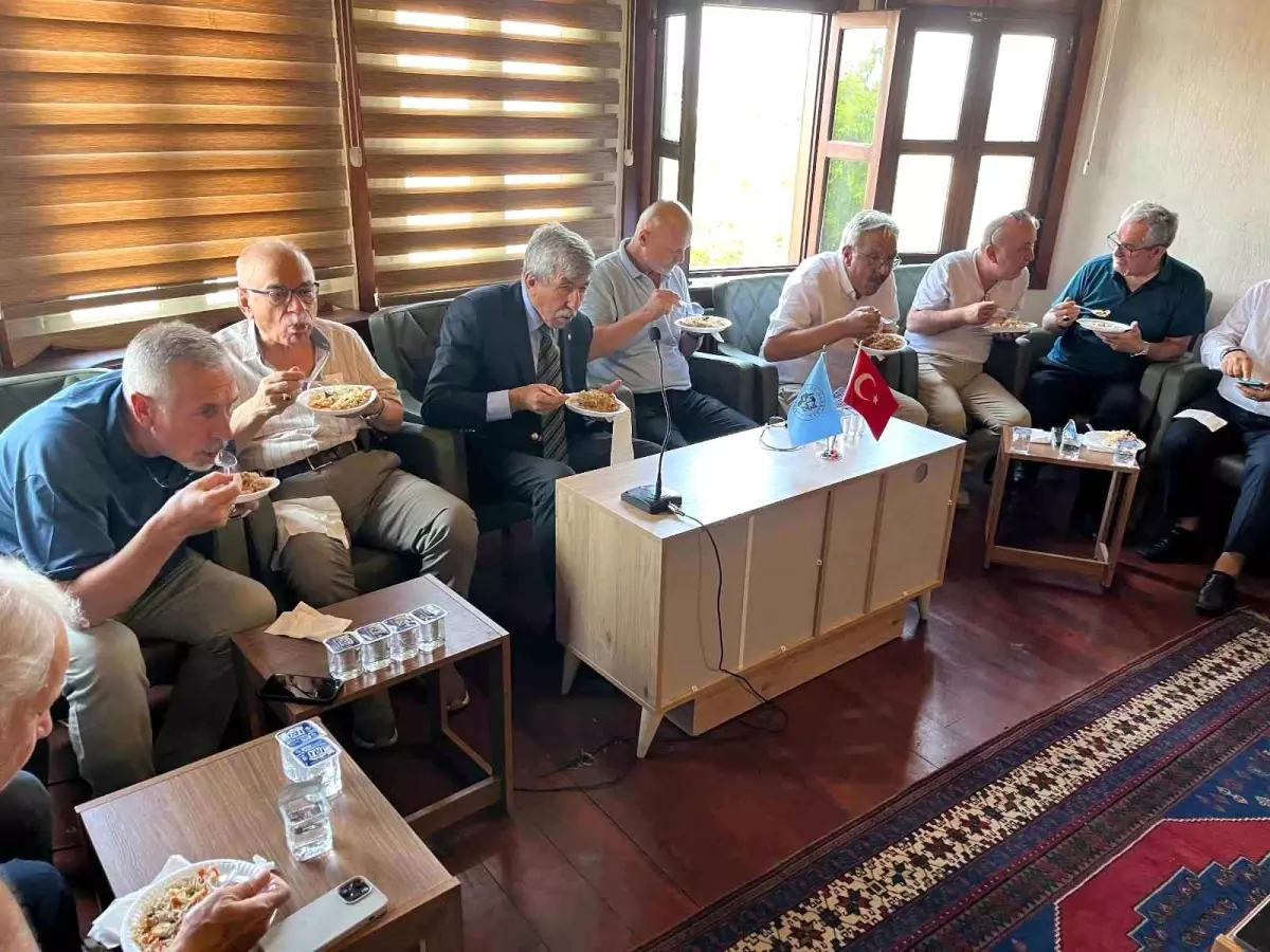 Eskişehir Türk Ocağı&apos;nda coşkulu bayram kutlaması
