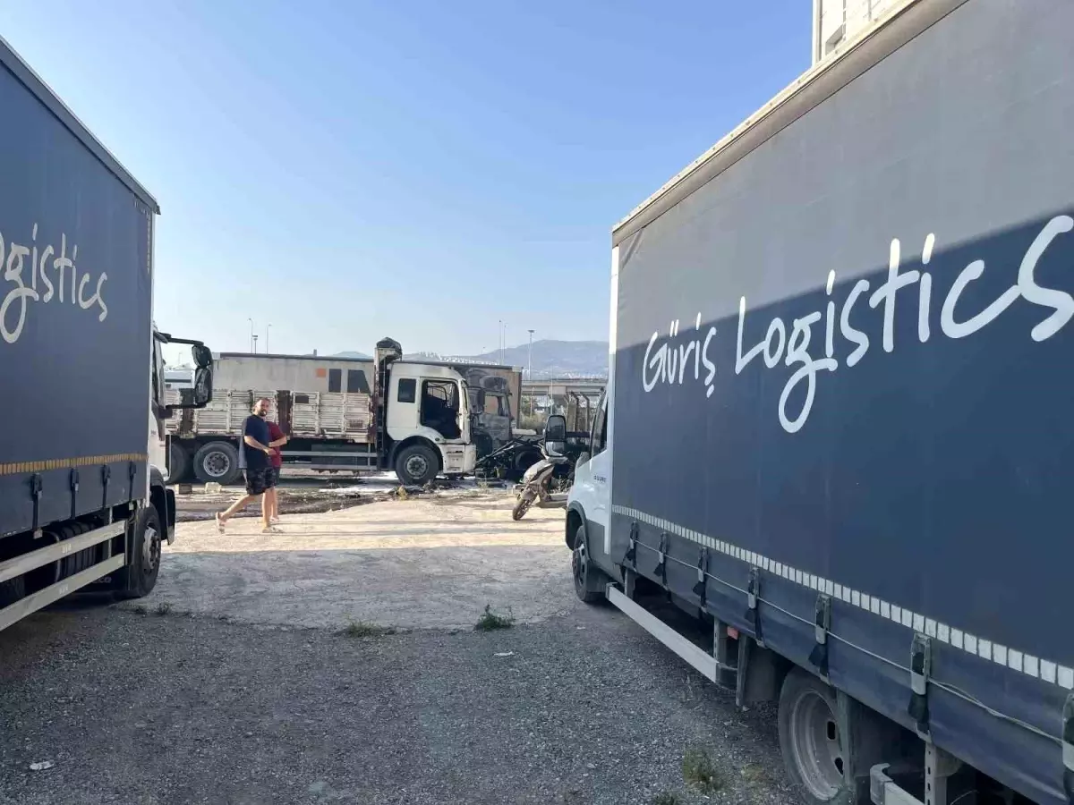 İzmir'de Tarihi Elektrik Fabrikası'nda Yangın Çıktı