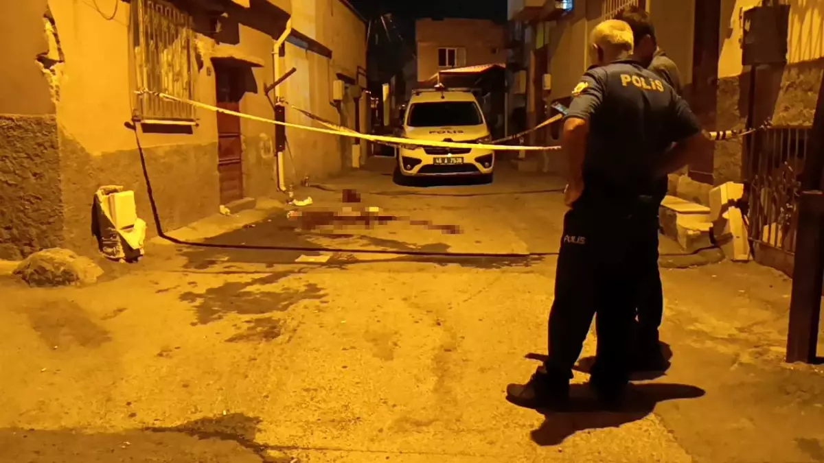 Kahramanmaraş'ta Bıçaklı Kavga: Bir Kişi Ağır Yaralandı