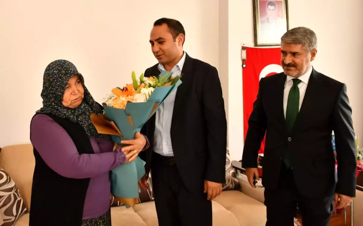Kaymakam Çağlar Partal'dan şehit ailesine bayram ziyareti