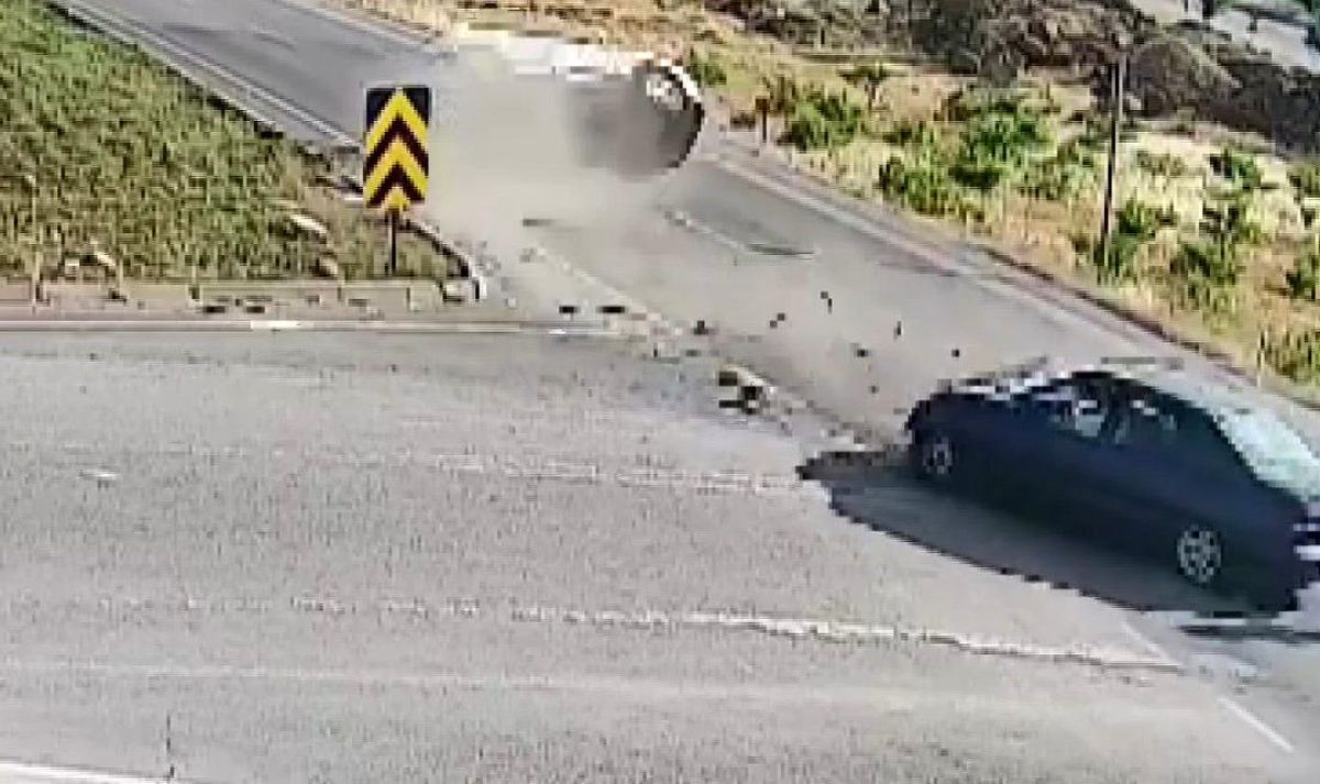 Gaziantep'te Kırmızı Işık İhlali Sonucu Feci Kaza: 5 Yaralı